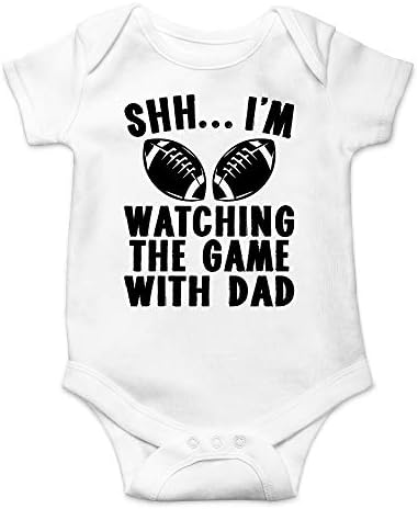 Shh јас сум Гледајќи го Игра Со Татко - Смешно Тато да Биде Подарок - Симпатична Бебе во Едно Парче Бебе Bodysuit