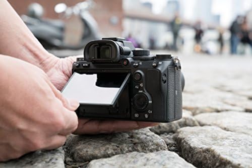 Sony о7 III ILCE7M3/Б Full-Frame Mirrorless Заменлив-Леќи на Камера со 3-Инчен LCD, Црна со 85mm Ф1.8 Леќа